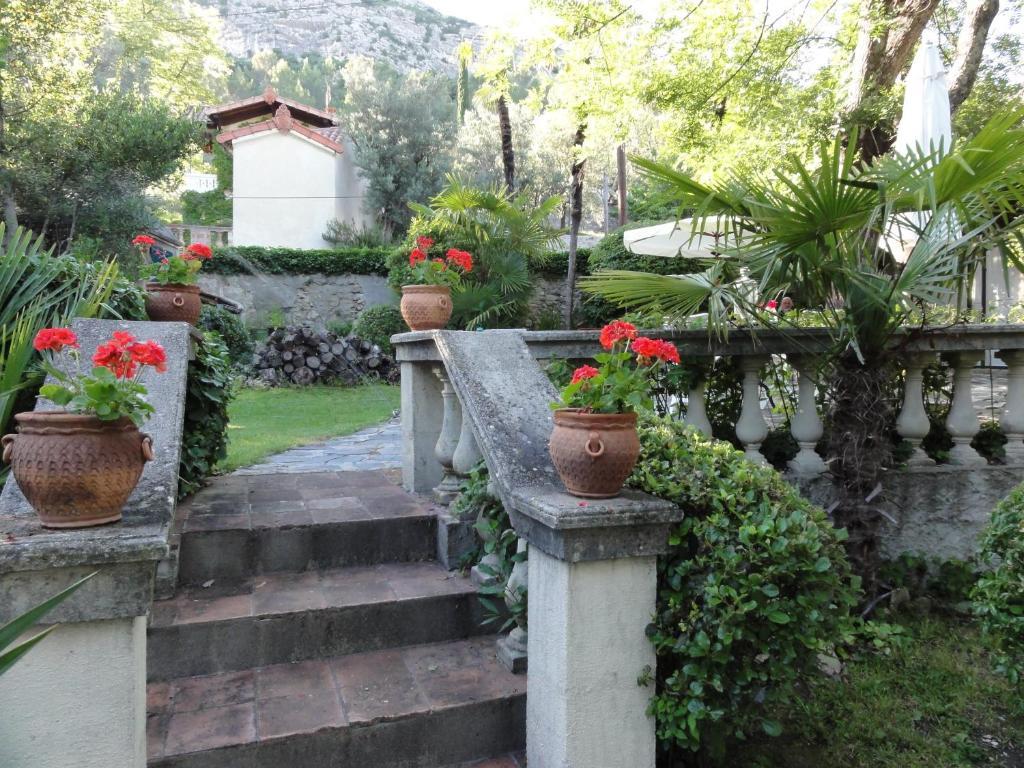 Les Montades Chambres D'Hotes Anduze Exterior photo